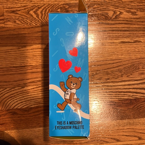 Moschino x SEPHORA Bear eyeshadow palette. Limited edition. Rare. New in box - Picture 4 of 4